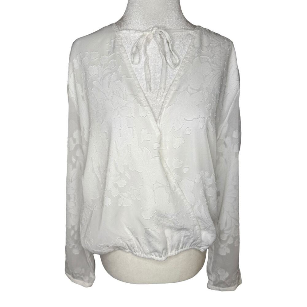 NEW‎ Vacate The Label Women's White Floral Burnout Blouse Size Small NWT
